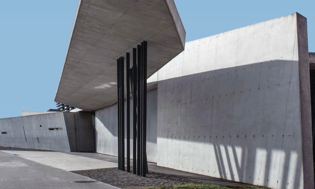 Types de traverses en béton : avantages et utilisations