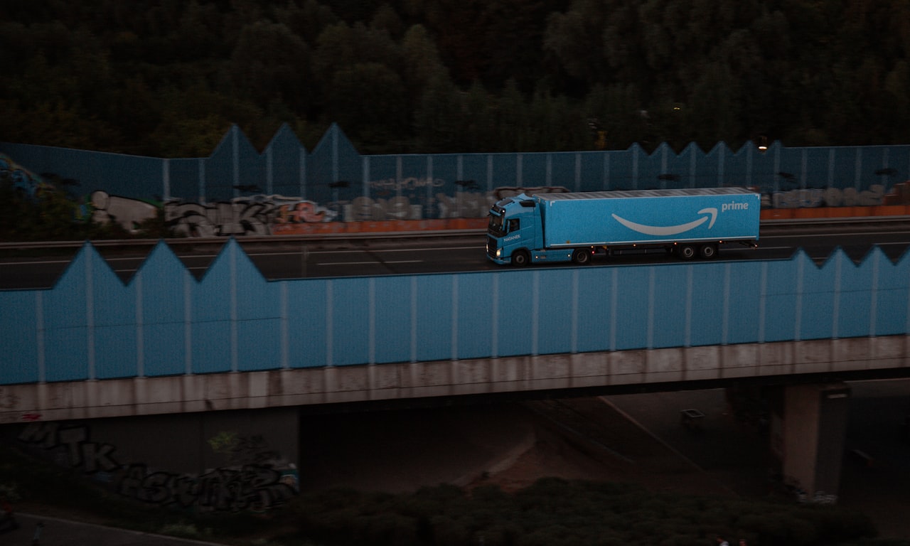 can you lay on train tracks and survive2